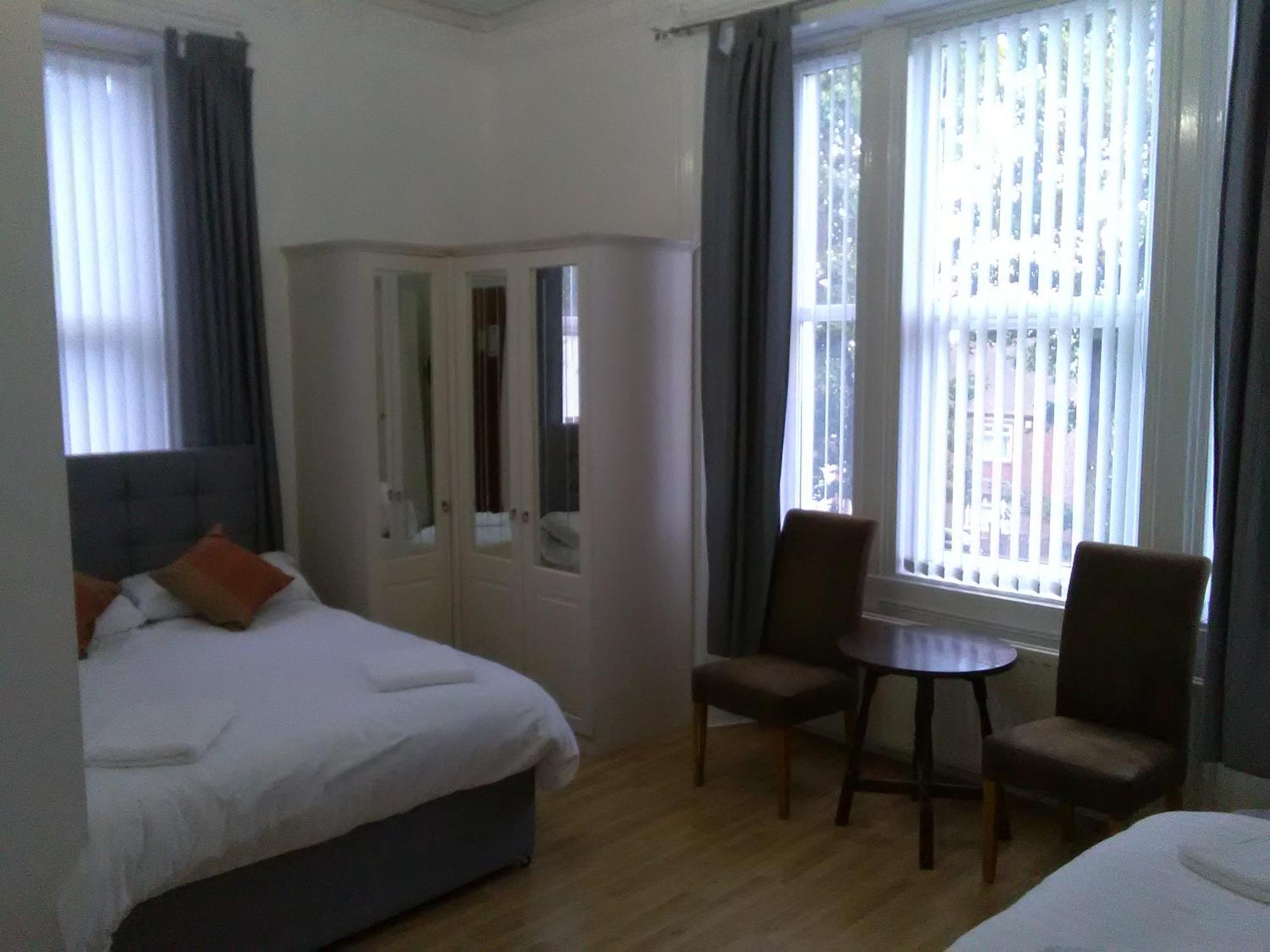 Clifton Hotel Newcastle Room photo