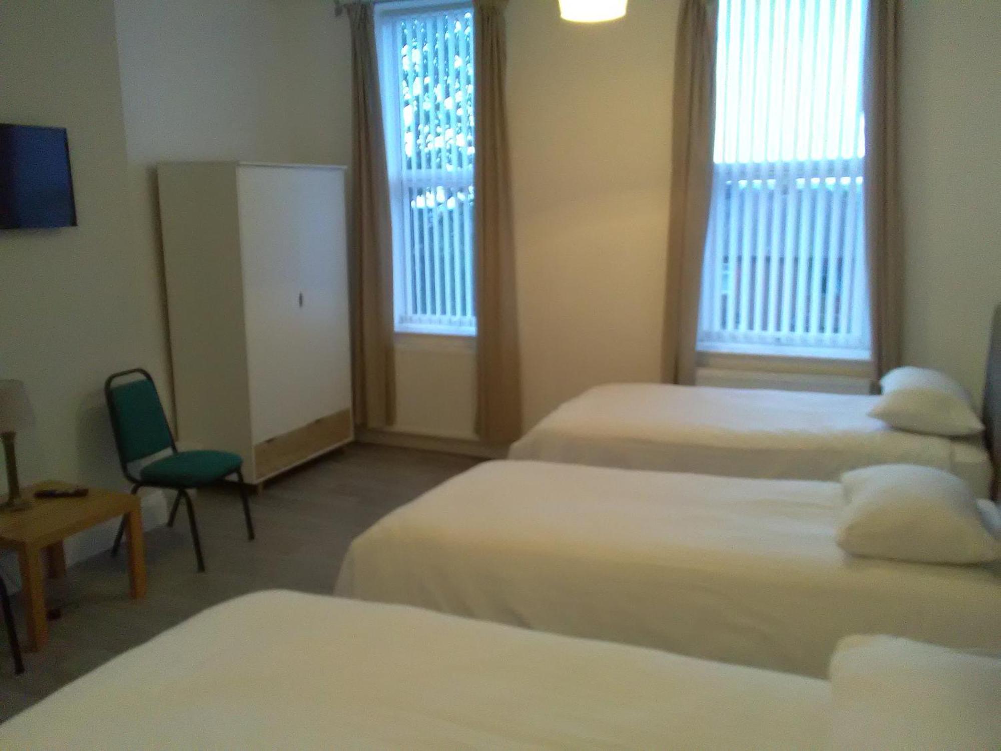 Clifton Hotel Newcastle Room photo