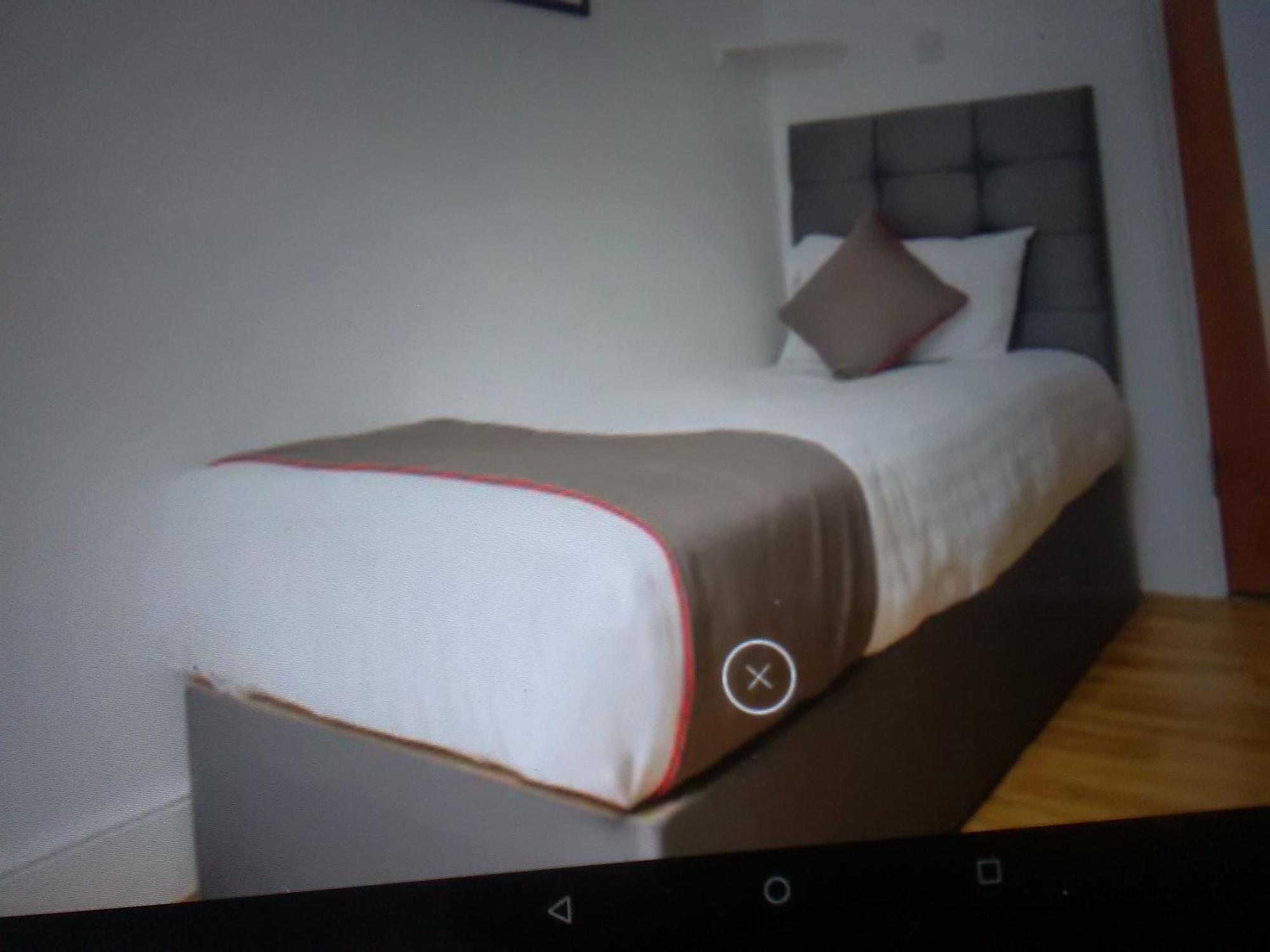 Clifton Hotel Newcastle Room photo