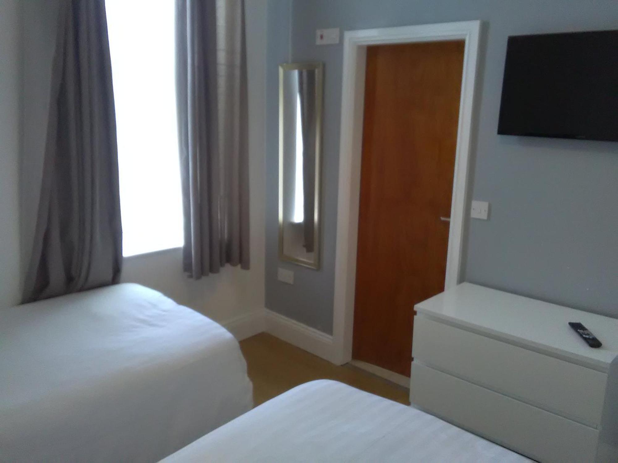 Clifton Hotel Newcastle Room photo