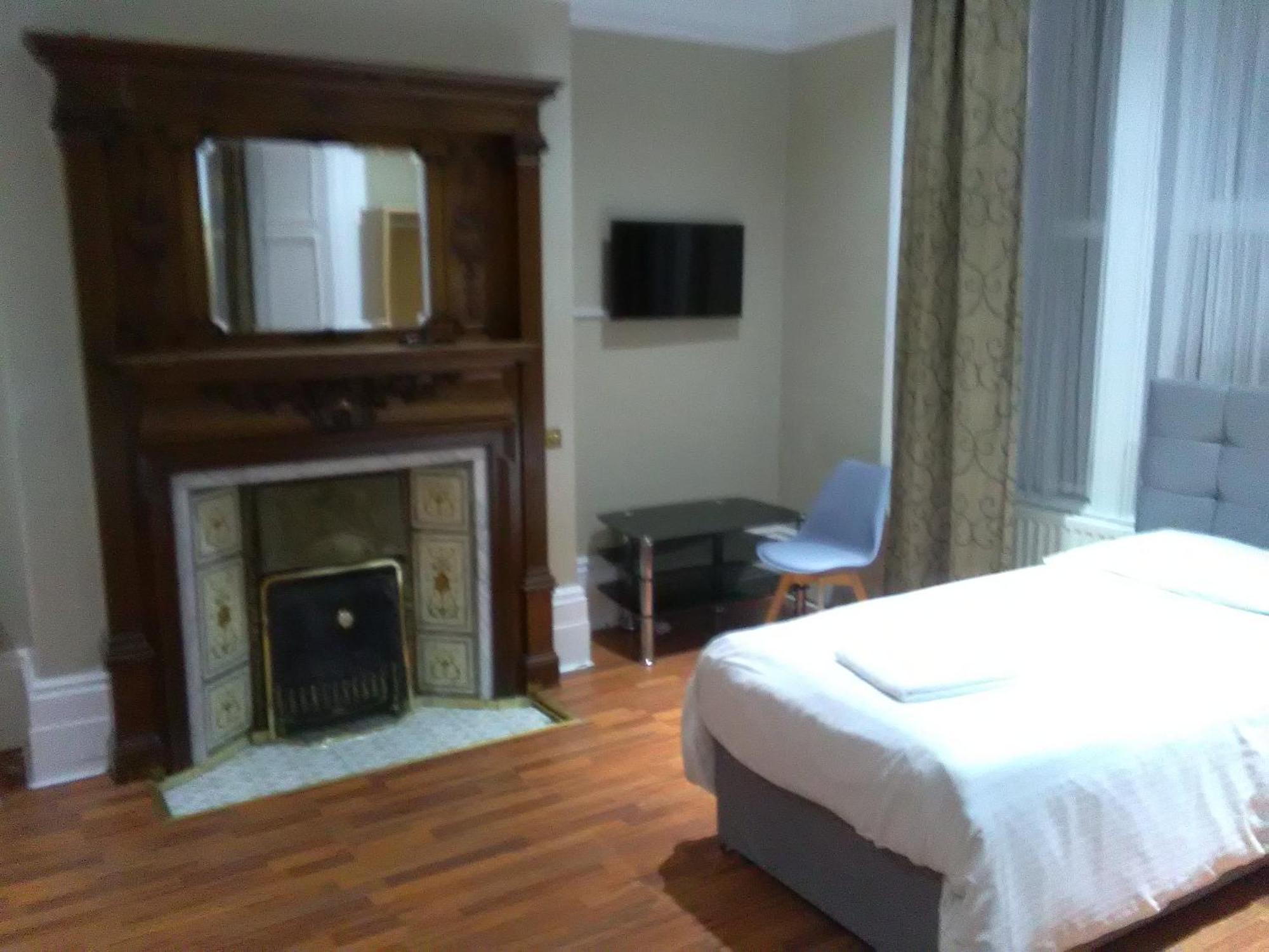 Clifton Hotel Newcastle Room photo