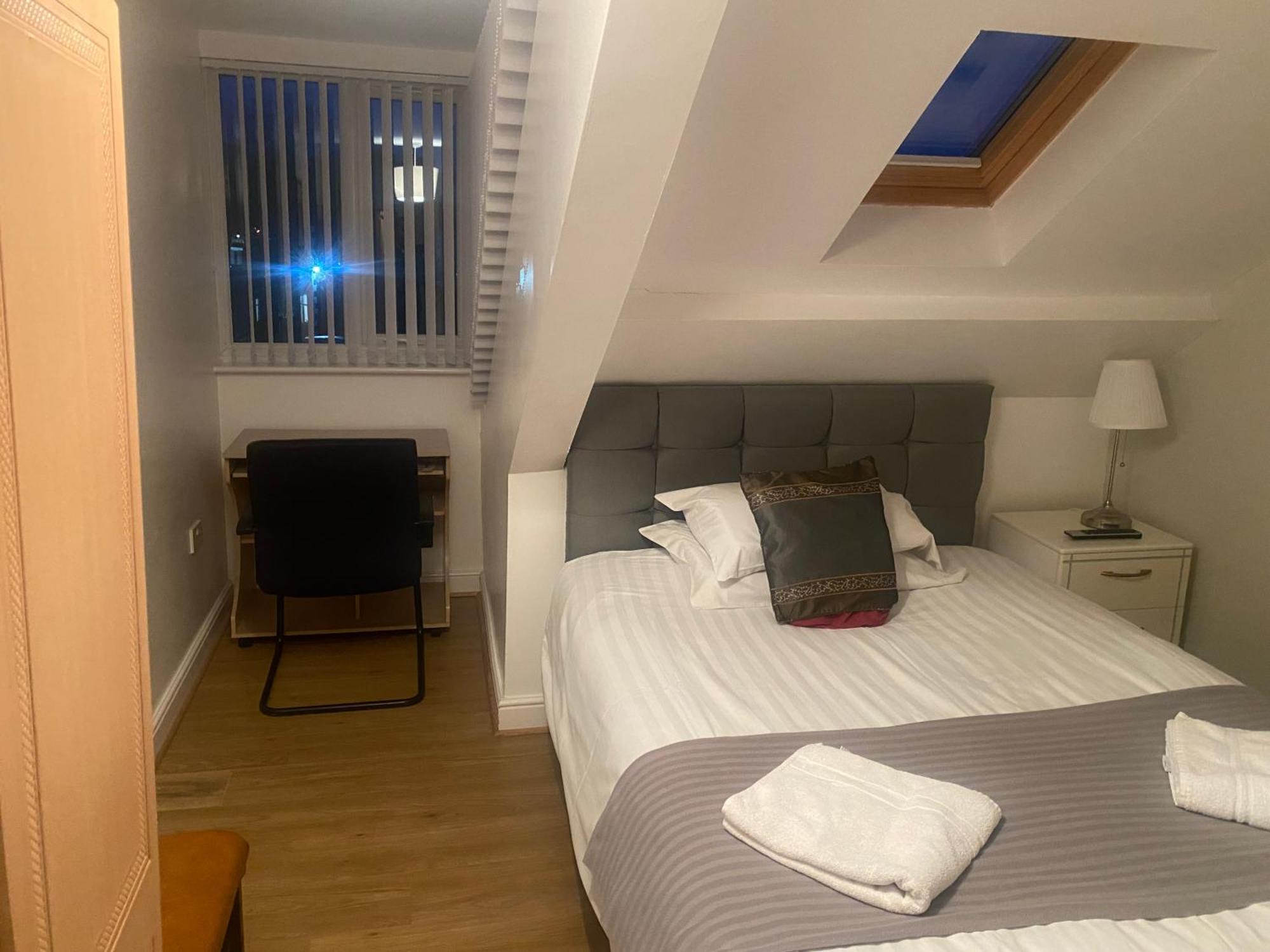 Clifton Hotel Newcastle Room photo